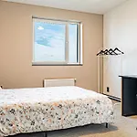 Penthouse Standing A *