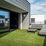 Penthouse Standing A
