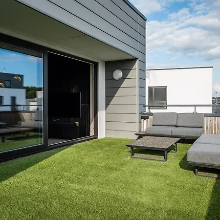 Penthouse Standing A
