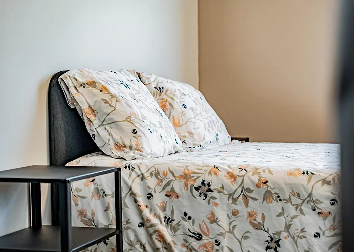 Penthouse Standing A *