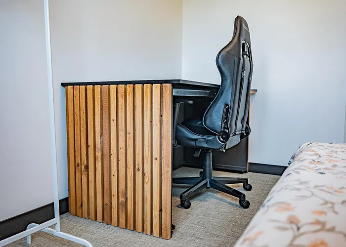 Penthouse Standing A *